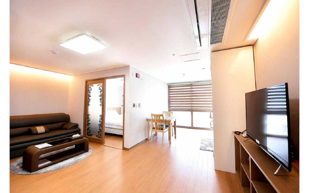 Residence Hotel K Okpo Geoje Esterno foto