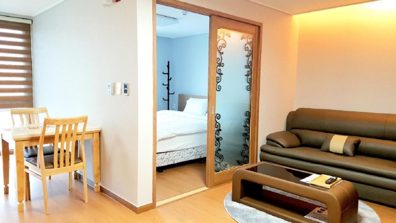 Residence Hotel K Okpo Geoje Esterno foto