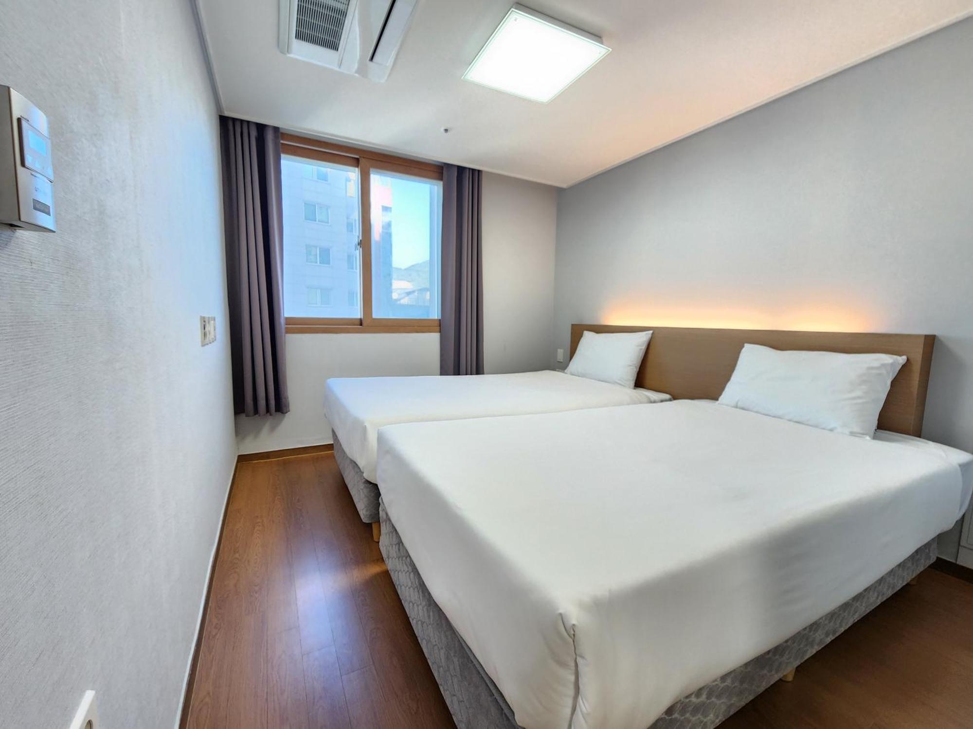 Residence Hotel K Okpo Geoje Esterno foto