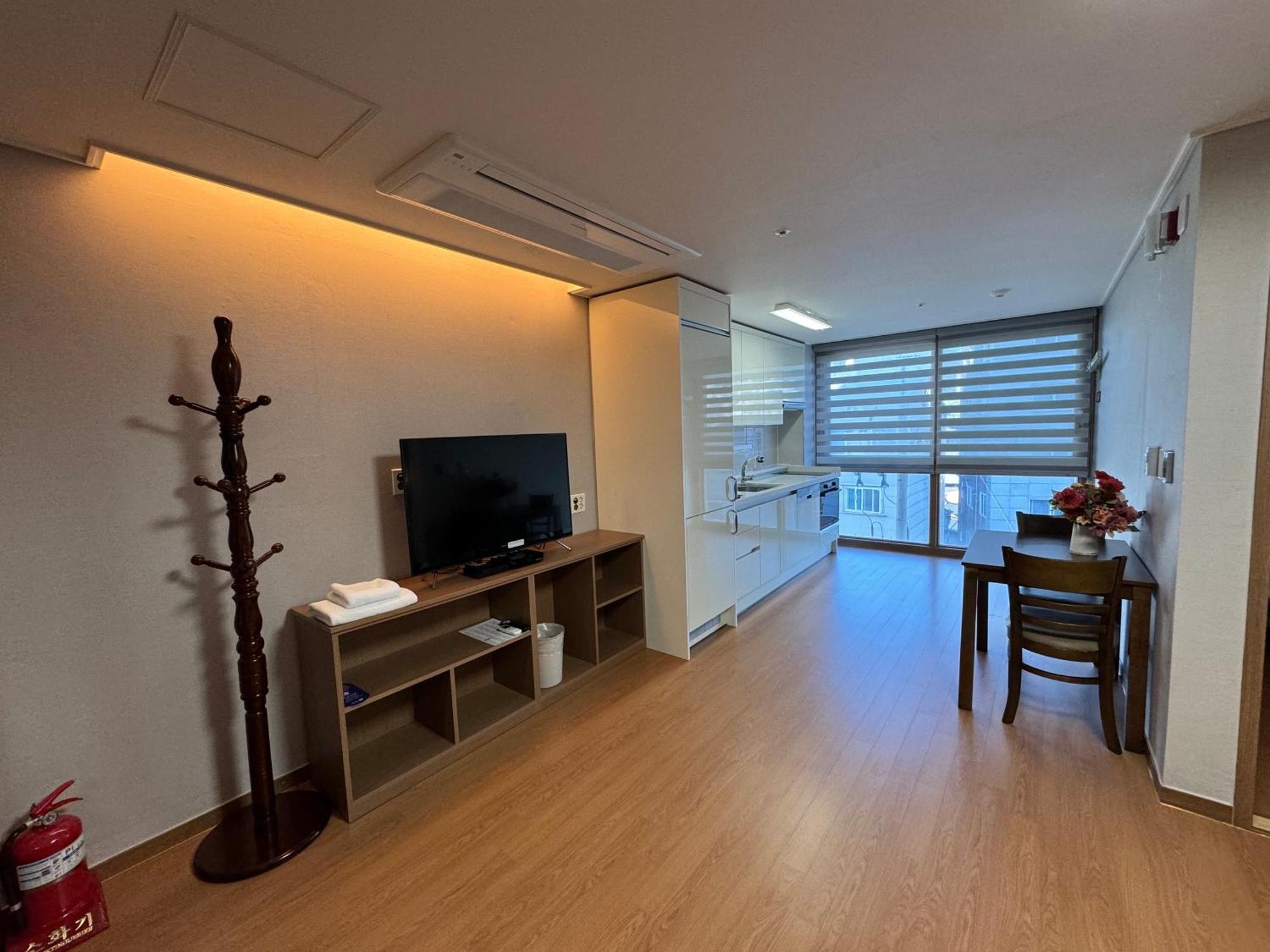 Residence Hotel K Okpo Geoje Esterno foto